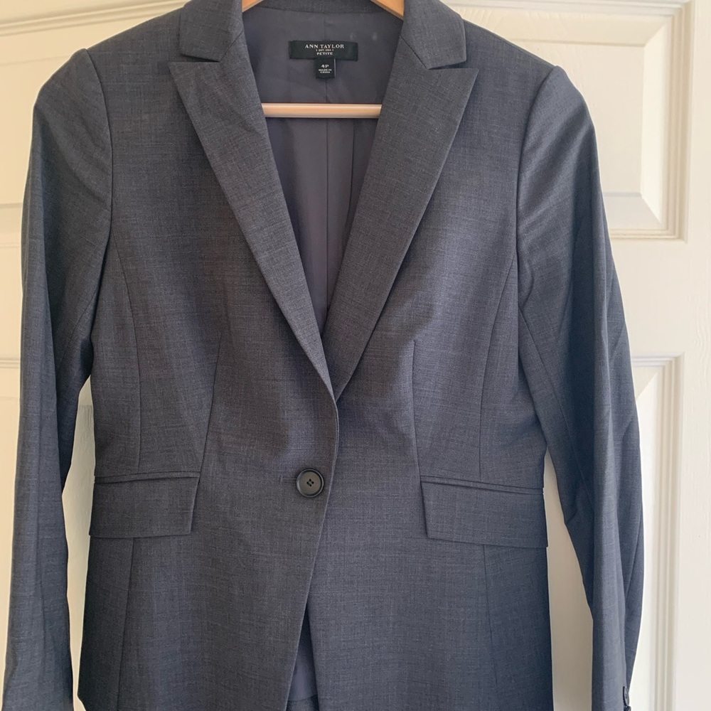 Ann Taylor gray tropical wool suit jacket 4P.  Cannot buy this quality today
